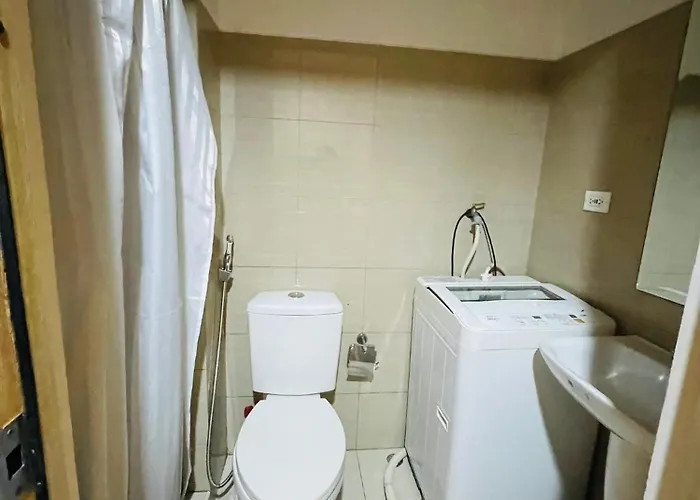 1 Bedroom Unit With Balcony 15th Floor - Pool View 7mins Walk To Moa * Manila