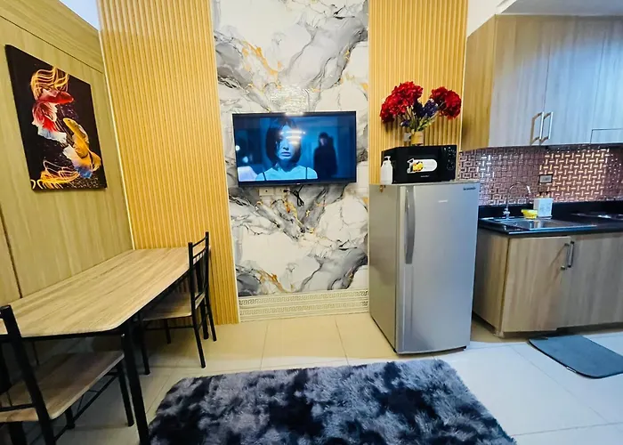 1 Bedroom Unit With Balcony 15th Floor - Pool View 7mins Walk To Moa Aparthotel *