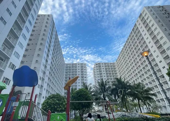 1 Bedroom Unit With Balcony 15th Floor - Pool View 7mins Walk To Moa Aparthotel *
