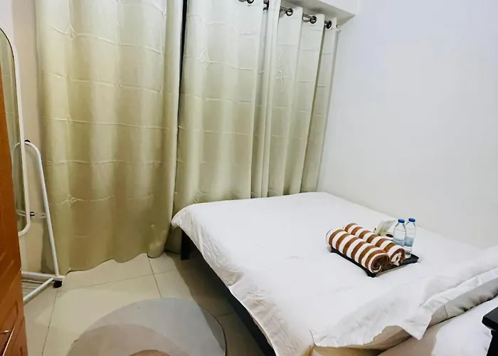 1 Bedroom Unit With Balcony 15th Floor - Pool View 7mins Walk To Moa Aparthotel *