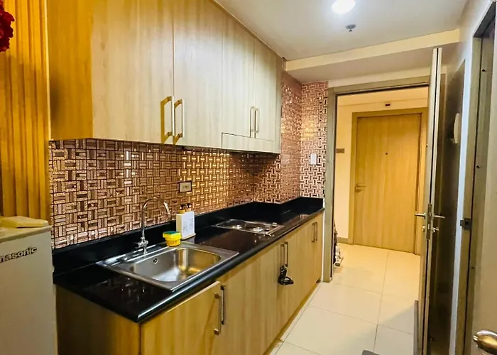 1 Bedroom Unit With Balcony 15th Floor - Pool View 7mins Walk To Moa * Manila