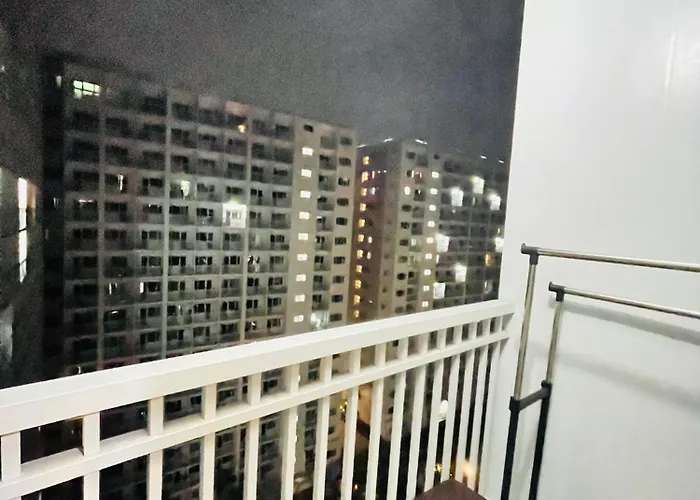 1 Bedroom Unit With Balcony 15th Floor - Pool View 7mins Walk To Moa Aparthotel Manila