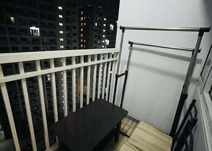 1 Bedroom Unit With Balcony 15th Floor - Pool View 7mins Walk To Moa Aparthotel