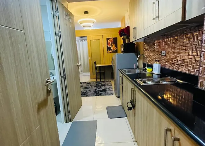 1 Bedroom Unit With Balcony 15th Floor - Pool View 7mins Walk To Moa Aparthotel